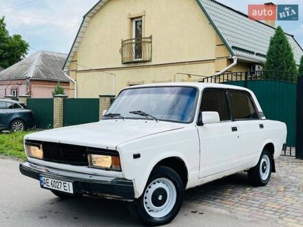 ВАЗ 2105 1982 в Новомосковске на Automoto.ua Белый ВАЗ 2105, объемом двигателя 1.29 л и пробегом 578 тыс. км за 560 $, фото 1 на Automoto.ua