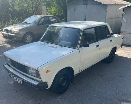 Белый ВАЗ 2105, объемом двигателя 1.2 л и пробегом 887 тыс. км за 398 $, фото 1 на Automoto.ua
