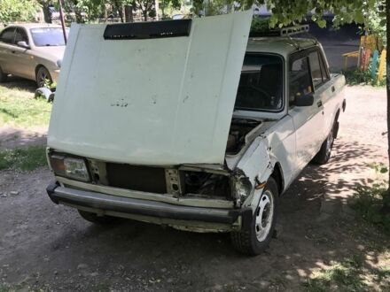 ВАЗ 2105 1982 в Кривом Роге на Automoto.ua Белый ВАЗ 2105, объемом двигателя 1.3 л и пробегом 250 тыс. км за 450 $, фото 1 на Automoto.ua