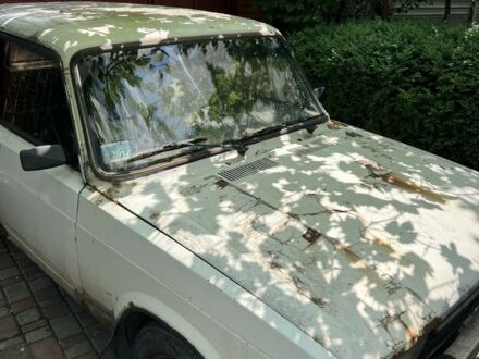 ВАЗ 2105 1982 в Харькове на Automoto.ua Белый ВАЗ 2105, объемом двигателя 0 л и пробегом 100 тыс. км за 12000 $, фото 1 на Automoto.ua