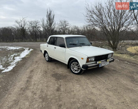 Белый ВАЗ 2105, объемом двигателя 1.29 л и пробегом 100 тыс. км за 1200 $, фото 1 на Automoto.ua