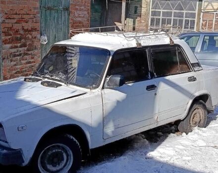 Белый ВАЗ 2105, объемом двигателя 0 л и пробегом 350 тыс. км за 463 $, фото 1 на Automoto.ua