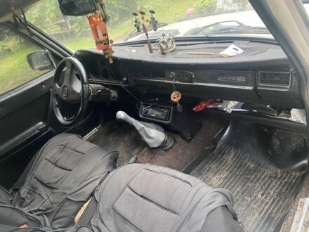 ВАЗ 2105 1983 в Прилуках на Automoto.ua Белый ВАЗ 2105, объемом двигателя 1.3 л и пробегом 150 тыс. км за 435 $, фото 1 на Automoto.ua