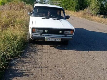ВАЗ 2105 1983 у Кам'янське (Дніпродзержинськ) на Automoto.ua Білий ВАЗ 2105, об'ємом двигуна 1.2 л та пробігом 10 тис. км за 653 $, фото 1 на Automoto.ua