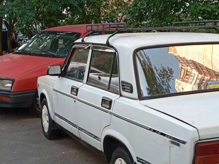 Белый ВАЗ 2105, объемом двигателя 1.5 л и пробегом 250 тыс. км за 700 $, фото 1 на Automoto.ua