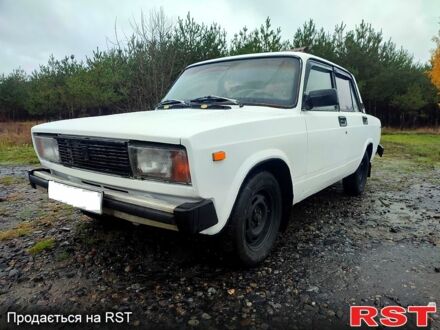 Белый ВАЗ 2105, объемом двигателя 1.2 л и пробегом 200 тыс. км за 750 $, фото 1 на Automoto.ua