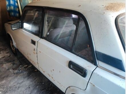 Белый ВАЗ 2105, объемом двигателя 0 л и пробегом 1000 тыс. км за 360 $, фото 1 на Automoto.ua