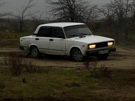 Белый ВАЗ 2105, объемом двигателя 10 л и пробегом 1 тыс. км за 367 $, фото 1 на Automoto.ua