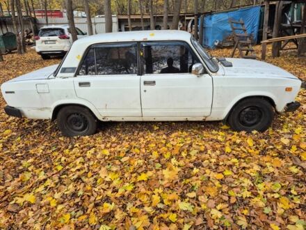 ВАЗ 2105 1985 в Виннице на Automoto.ua Белый ВАЗ 2105, объемом двигателя 0 л и пробегом 97 тыс. км за 334 $, фото 1 на Automoto.ua