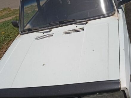 ВАЗ 2105 1985 у Ладижин на Automoto.ua Білий ВАЗ 2105, об'ємом двигуна 0 л та пробігом 200 тис. км за 314 $, фото 1 на Automoto.ua