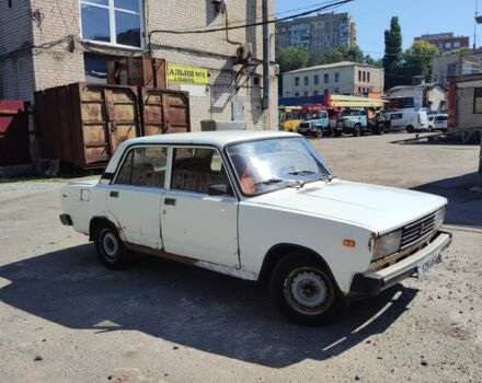 Белый ВАЗ 2105, объемом двигателя 1.5 л и пробегом 74 тыс. км за 586 $, фото 1 на Automoto.ua