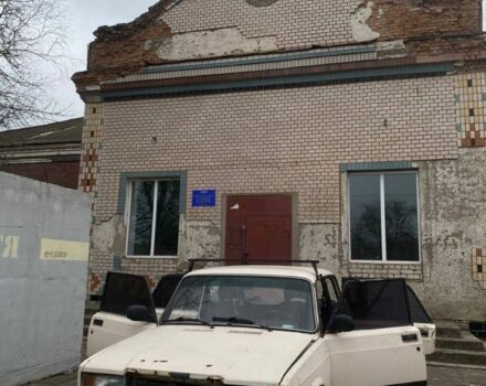 Белый ВАЗ 2105, объемом двигателя 1.3 л и пробегом 777 тыс. км за 407 $, фото 1 на Automoto.ua