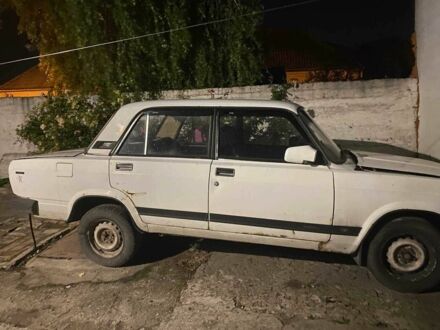 ВАЗ 2105 1986 у Дніпро (Дніпропетровську) на Automoto.ua Білий ВАЗ 2105, об'ємом двигуна 0 л та пробігом 500 тис. км за 553 $, фото 1 на Automoto.ua