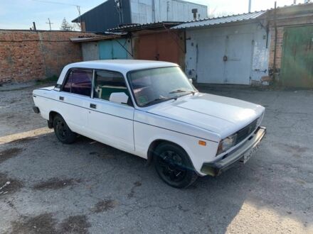 Белый ВАЗ 2105, объемом двигателя 1.5 л и пробегом 227 тыс. км за 592 $, фото 1 на Automoto.ua