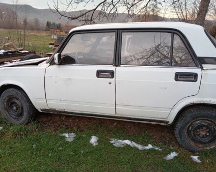 Белый ВАЗ 2105, объемом двигателя 1 л и пробегом 5 тыс. км за 261 $, фото 1 на Automoto.ua