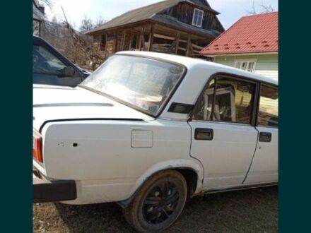 Белый ВАЗ 2105, объемом двигателя 1 л и пробегом 60 тыс. км за 12000 $, фото 1 на Automoto.ua