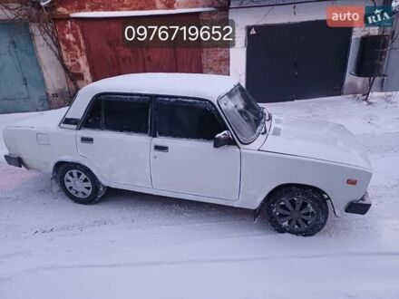 Білий ВАЗ 2105, об'ємом двигуна 1.5 л та пробігом 200 тис. км за 520 $, фото 1 на Automoto.ua