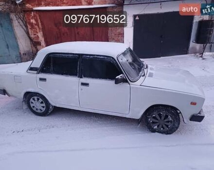 Белый ВАЗ 2105, объемом двигателя 1.5 л и пробегом 200 тыс. км за 520 $, фото 1 на Automoto.ua