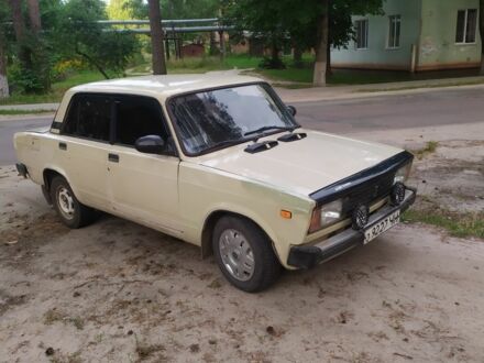 ВАЗ 2105 1986 в Шостке на Automoto.ua Белый ВАЗ 2105, объемом двигателя 1.5 л и пробегом 187 тыс. км за 500 $, фото 1 на Automoto.ua