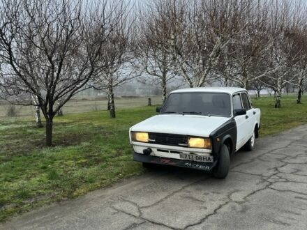 Белый ВАЗ 2105, объемом двигателя 1.5 л и пробегом 1 тыс. км за 426 $, фото 1 на Automoto.ua