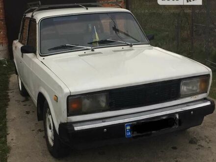 ВАЗ 2105 1987 в Галиче на Automoto.ua Белый ВАЗ 2105, объемом двигателя 1.3 л и пробегом 62 тыс. км за 550 $, фото 1 на Automoto.ua