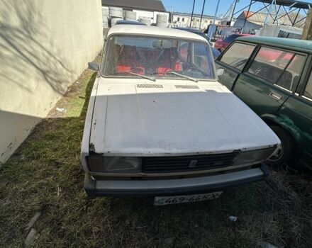 Белый ВАЗ 2105, объемом двигателя 1.6 л и пробегом 200 тыс. км за 500 $, фото 1 на Automoto.ua