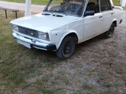 ВАЗ 2105 1988 в Черновцах на Automoto.ua Белый ВАЗ 2105, объемом двигателя 1.5 л и пробегом 64 тыс. км за 73 $, фото 1 на Automoto.ua