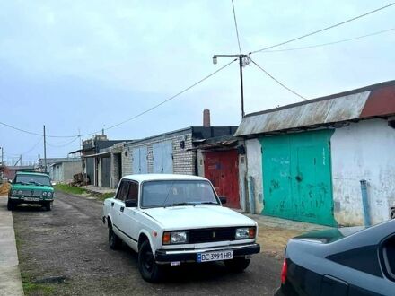 Белый ВАЗ 2105, объемом двигателя 1.2 л и пробегом 160 тыс. км за 600 $, фото 1 на Automoto.ua