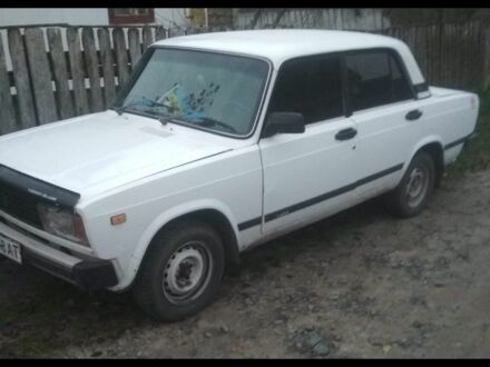 Белый ВАЗ 2105, объемом двигателя 1.2 л и пробегом 150 тыс. км за 500 $, фото 1 на Automoto.ua