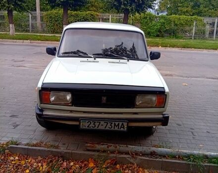 Белый ВАЗ 2105, объемом двигателя 1.3 л и пробегом 35 тыс. км за 700 $, фото 1 на Automoto.ua
