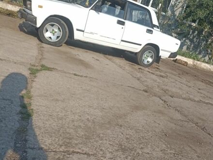 ВАЗ 2105 1988 у Чернігові на Automoto.ua Білий ВАЗ 2105, об'ємом двигуна 1.3 л та пробігом 250 тис. км за 1465 $, фото 1 на Automoto.ua
