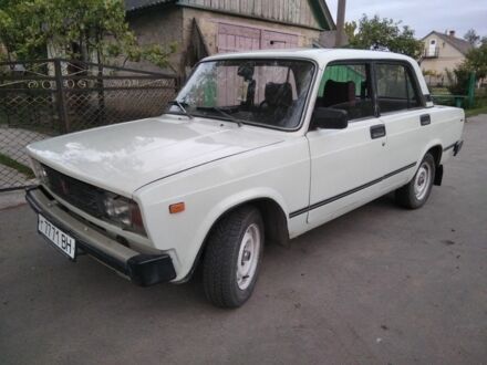 ВАЗ 2105 1988 у Горохів на Automoto.ua Білий ВАЗ 2105, об'ємом двигуна 1.2 л та пробігом 200 тис. км за 850 $, фото 1 на Automoto.ua