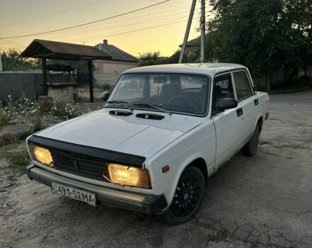 Белый ВАЗ 2105, объемом двигателя 1.3 л и пробегом 200 тыс. км за 269 $, фото 1 на Automoto.ua