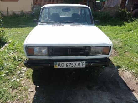 ВАЗ 2105 1989 в Рахове на Automoto.ua Белый ВАЗ 2105, объемом двигателя 4 л и пробегом 98 тыс. км за 327 $, фото 1 на Automoto.ua