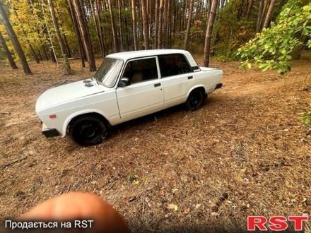 Белый ВАЗ 2105, объемом двигателя 1.5 л и пробегом 334 тыс. км за 650 $, фото 1 на Automoto.ua