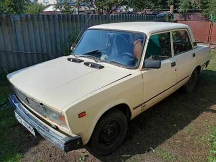 Белый ВАЗ 2105, объемом двигателя 0 л и пробегом 80 тыс. км за 389 $, фото 1 на Automoto.ua