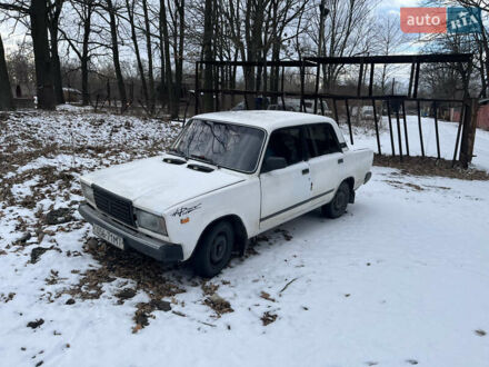 ВАЗ 2105 1989 в Умани на Automoto.ua Белый ВАЗ 2105, объемом двигателя 0 л и пробегом 200 тыс. км за 610 $, фото 1 на Automoto.ua