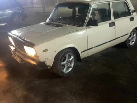 Белый ВАЗ 2105, объемом двигателя 1.6 л и пробегом 150 тыс. км за 500 $, фото 1 на Automoto.ua