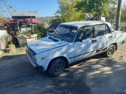 ВАЗ 2105 1990 в Голованевске на Automoto.ua Белый ВАЗ 2105, объемом двигателя 0 л и пробегом 40 тыс. км за 407 $, фото 1 на Automoto.ua