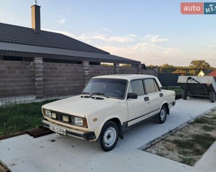 Білий ВАЗ 2105, об'ємом двигуна 1.5 л та пробігом 216 тис. км за 900 $, фото 1 на Automoto.ua