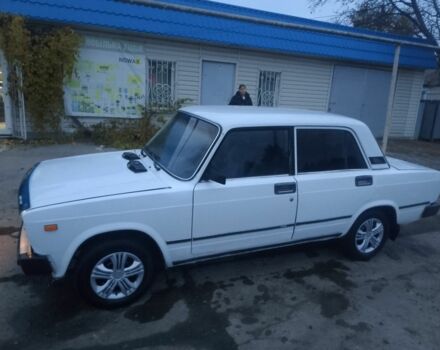 Белый ВАЗ 2105, объемом двигателя 1.5 л и пробегом 200 тыс. км за 750 $, фото 1 на Automoto.ua