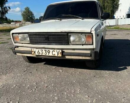 Белый ВАЗ 2105, объемом двигателя 1.5 л и пробегом 102 тыс. км за 599 $, фото 1 на Automoto.ua