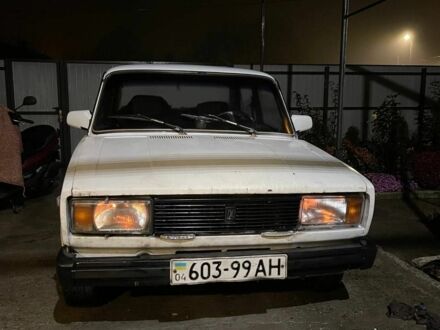 Белый ВАЗ 2105, объемом двигателя 2 л и пробегом 100 тыс. км за 332 $, фото 1 на Automoto.ua