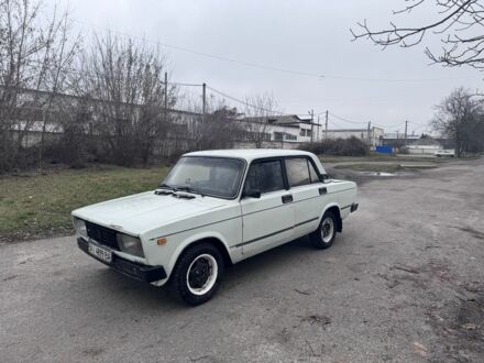 Белый ВАЗ 2105, объемом двигателя 1.3 л и пробегом 200 тыс. км за 550 $, фото 1 на Automoto.ua