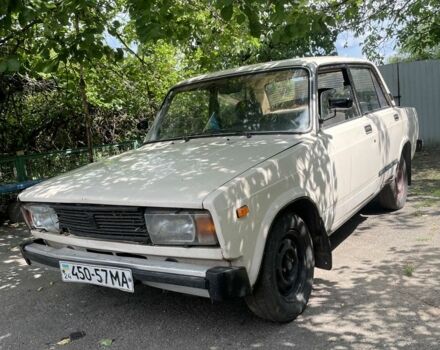 Белый ВАЗ 2105, объемом двигателя 1.5 л и пробегом 317 тыс. км за 350 $, фото 1 на Automoto.ua