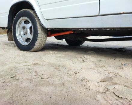 Белый ВАЗ 2105, объемом двигателя 1.3 л и пробегом 222 тыс. км за 1000 $, фото 1 на Automoto.ua