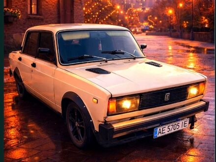 Белый ВАЗ 2105, объемом двигателя 1.2 л и пробегом 0 тыс. км за 650 $, фото 1 на Automoto.ua
