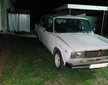 Белый ВАЗ 2105, объемом двигателя 1 л и пробегом 1000 тыс. км за 450 $, фото 1 на Automoto.ua
