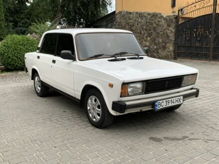 Белый ВАЗ 2105, объемом двигателя 1.2 л и пробегом 254 тыс. км за 800 $, фото 1 на Automoto.ua