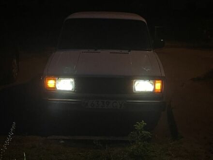 ВАЗ 2105 1990 в Сумах на Automoto.ua Белый ВАЗ 2105, объемом двигателя 1.5 л и пробегом 100 тыс. км за 532 $, фото 1 на Automoto.ua